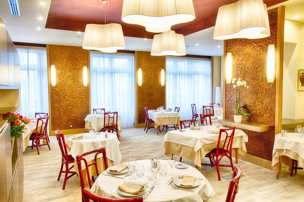 Hotel Restaurant Le Parc Moulins  Eksteriør bilde