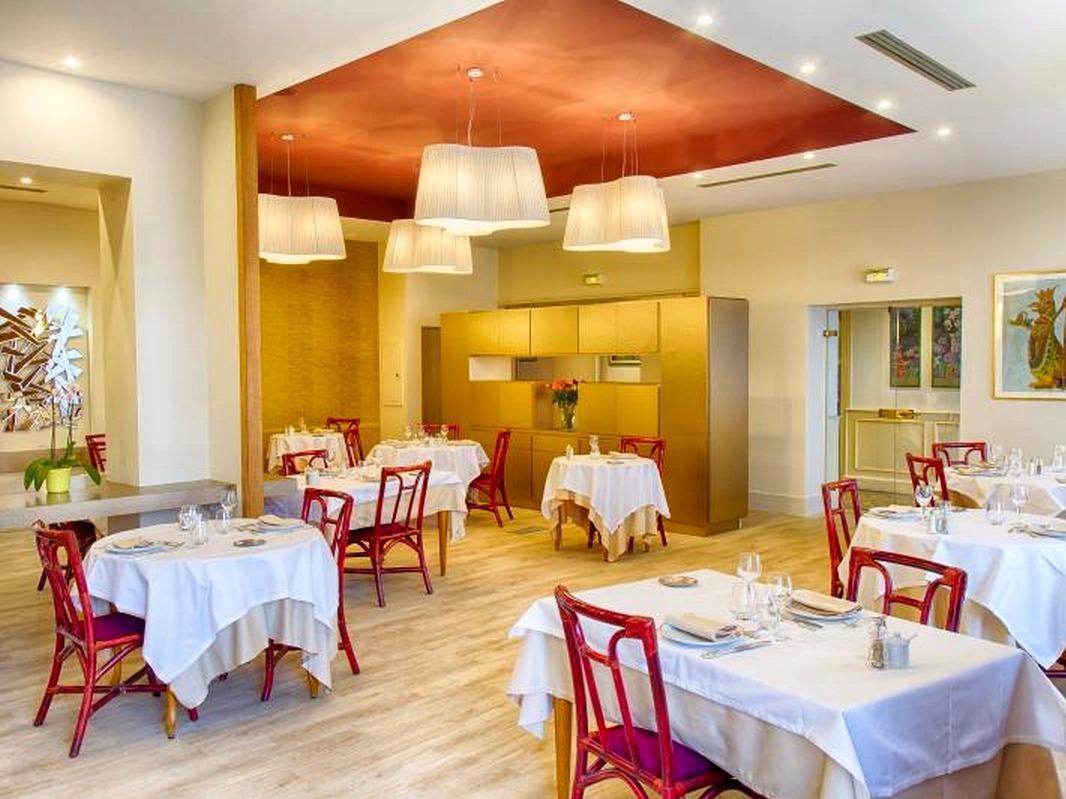Hotel Restaurant Le Parc Moulins  Eksteriør bilde