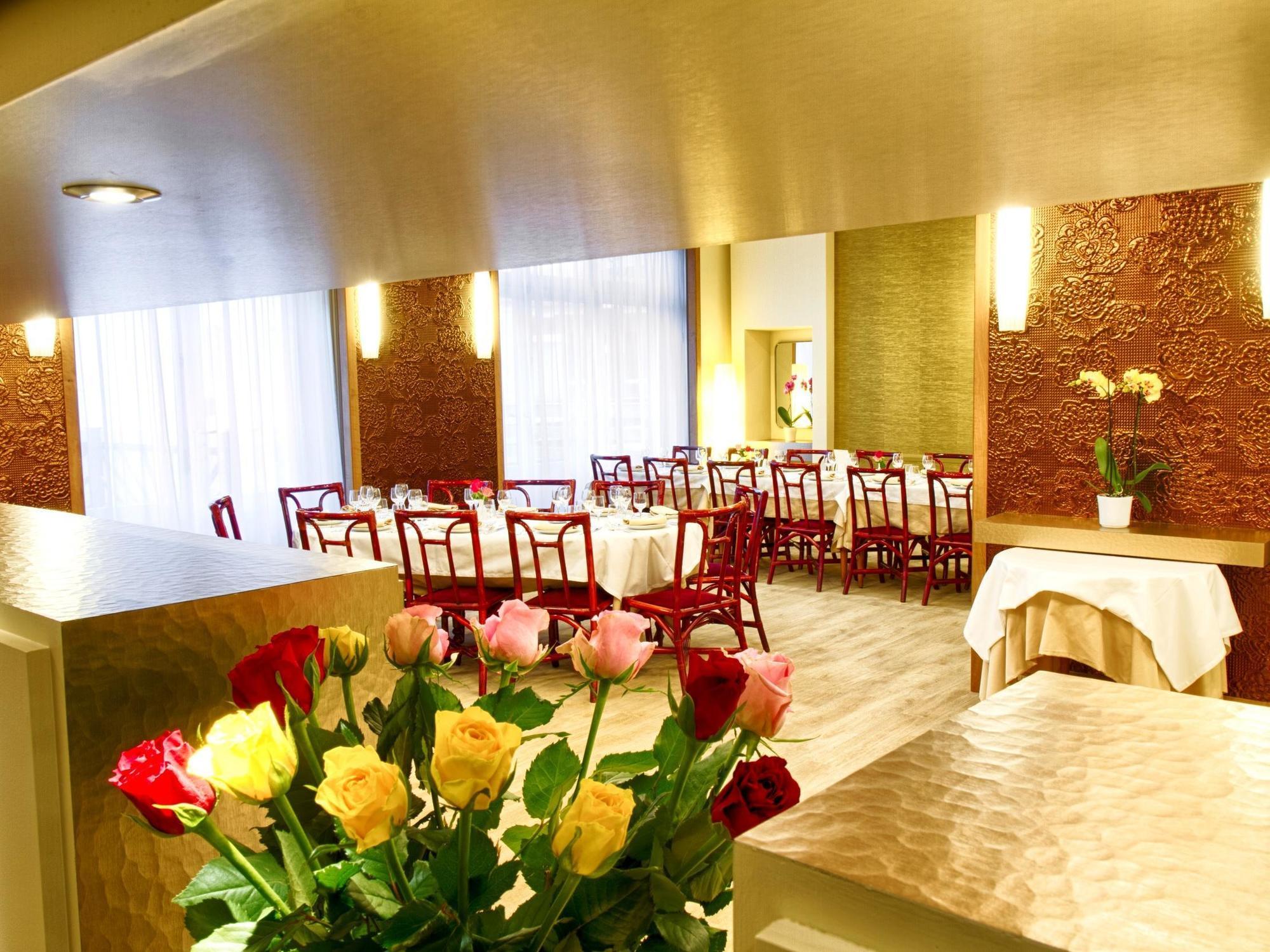 Hotel Restaurant Le Parc Moulins  Eksteriør bilde