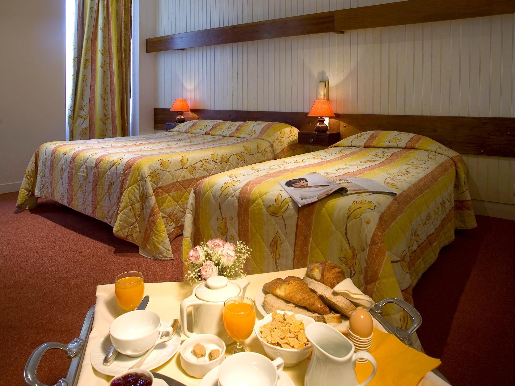 Hotel Restaurant Le Parc Moulins  Eksteriør bilde