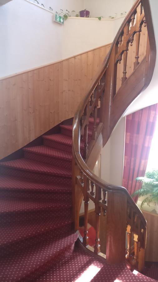 Hotel Restaurant Le Parc Moulins  Eksteriør bilde