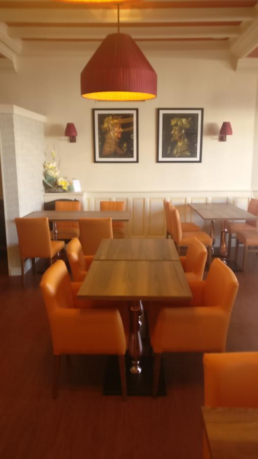 Hotel Restaurant Le Parc Moulins  Eksteriør bilde