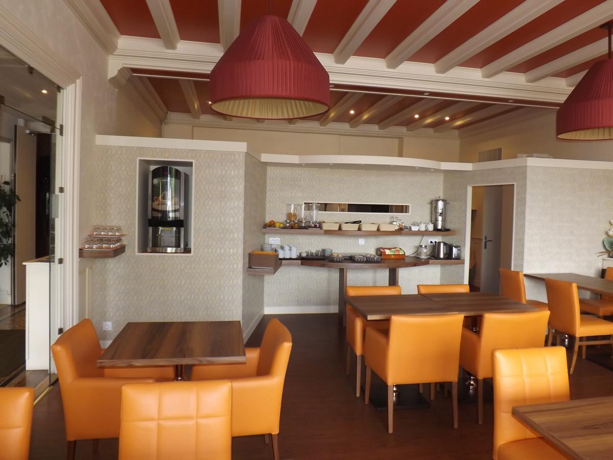 Hotel Restaurant Le Parc Moulins  Eksteriør bilde